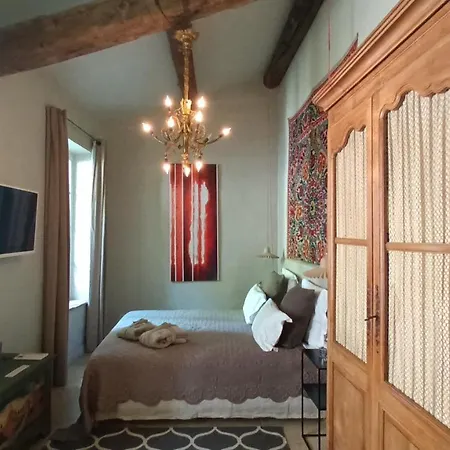 Holiday home Le Complot : Maison Privee En Plein Coeur D'avignon Avignon